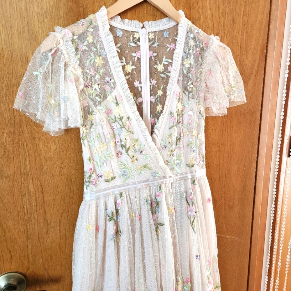 Brand New Needle and Thread Petunia Blush Pink Embroidered Cap Sleeve Gown